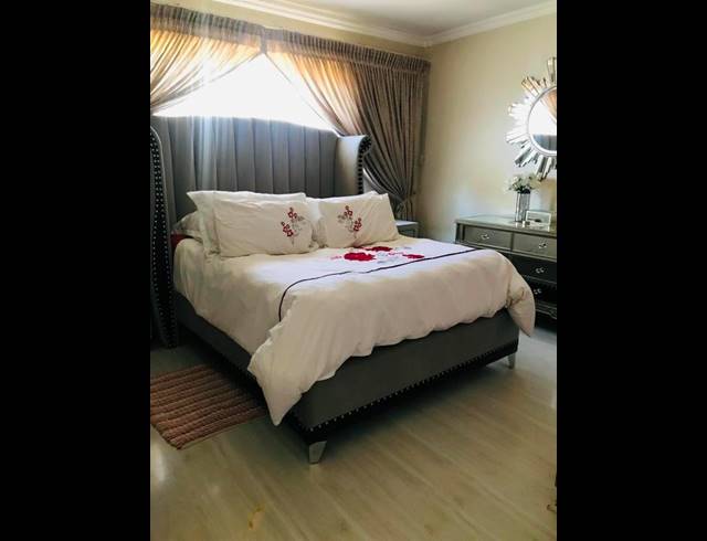 2 BEDROOM HOUSE FOR SALE IN SONNEVELD